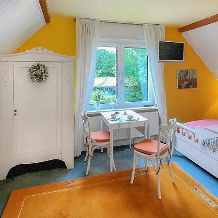 Apartment In With Kitchen *